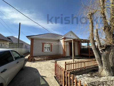 Жеке үй · 3 бөлме · 81 м² · 15 жүзд., Кызылжар тұрғын алабы, Жанажол 72 — Возле 3 мкр Нур-Сити, бағасы: 23 млн ₸ в Актобе, жилой массив Кызылжар