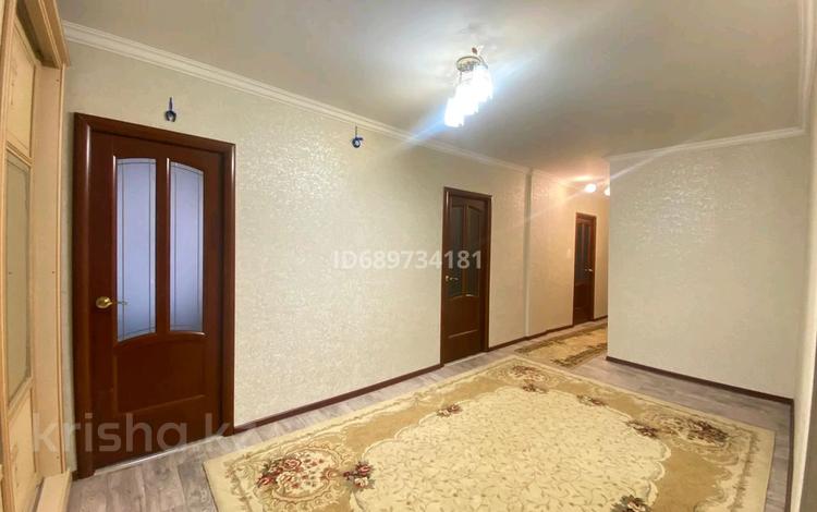 3-комнатная квартира, 101.6 м², 2/9 этаж, мкр 12 3 — Аль Фараби за 30 млн 〒 в Актобе, мкр 12 — фото 2