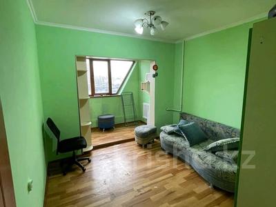 2-комнатная квартира, 60 м², 8/9 этаж, мкр Аксай-4 за 30.5 млн 〒 в Алматы, Ауэзовский р-н