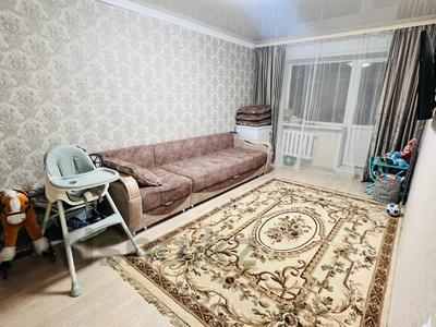 2-бөлмелі пәтер · 46 м² · 4/5 қабат, Майкудук, 15й микрорайон, бағасы: 8.5 млн 〒 в Караганде, Алихана Бокейханова р-н