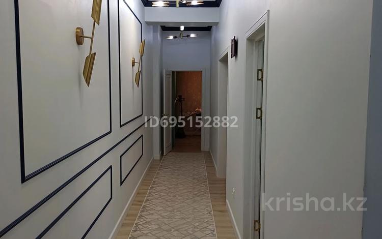 2-комнатная квартира, 77 м², 6/11 этаж, 17-й мкр 99