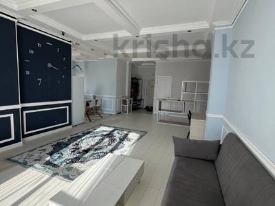 2-комнатная квартира · 93.6 м² · 11/14 этаж, мкр 11 за 35.5 млн 〒 в Актобе