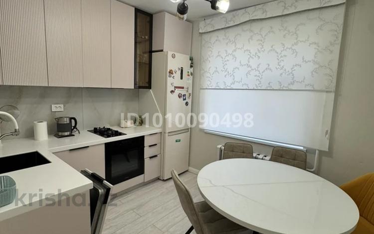 2-бөлмелі пәтер · 50 м² · 9/9 қабат, Сатпаева 19 — Возле ТЦ Атырау, бағасы: 300 000 ₸ — фото 2