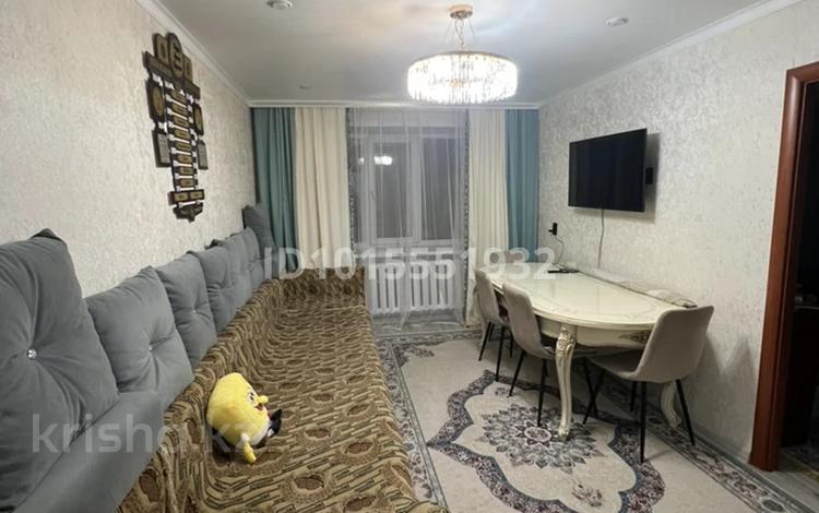 3-комнатная квартира · 50.9 м² · 1/5 этаж, Майкудук, 13й микрорайон 24 за 12.5 млн ₸ в Караганде, Алихана Бокейханова р-н — фото 2