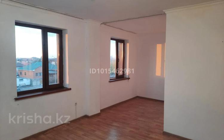 1 комната · 30 м² · 1/4 этаж, Куршым 4 за 90 000 ₸ в Астане, Сарыарка р-н — фото 2