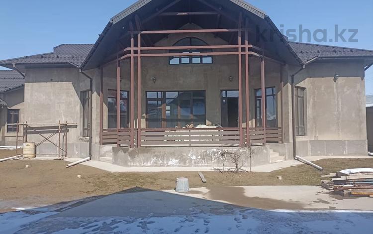 Отдельный дом · 4 комнаты · 200 м² · 10 сот., мкр Нуртас — Акбота улица за 90 млн ₸ в Шымкенте, Каратауский р-н — фото 5