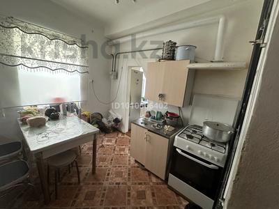3-бөлмелі пәтер · 44 м² · 2/2 қабат, Аманжолова 77, бағасы: 8.5 млн ₸ в Уральске
