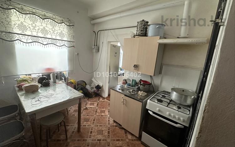 3-бөлмелі пәтер · 44 м² · 2/2 қабат, Аманжолова 77, бағасы: 8.5 млн ₸ в Уральске — фото 2