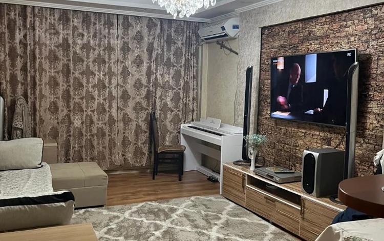 3-комнатная квартира · 64 м² · 4/5 этаж, мкр Самал-1, Жолдасбекова 9 за 470 000 〒 в Алматы, Медеуский р-н — фото 2