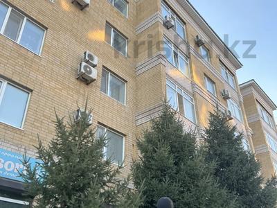 4-комнатная квартира · 136 м² · 3/5 этаж, мкр. Алтын орда, Молдагуловой за 47.7 млн 〒 в Актобе