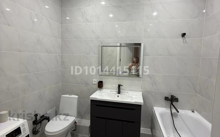 2-комнатная квартира · 45 м² · 5/12 этаж, мкр Уркер, Жубан Молдагалиев 1 за 280 000 ₸ в Астане, Нура р-н — фото 3
