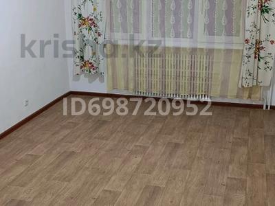 2-бөлмелі пәтер, 56 м², 4/5 қабат ай сайын, 14-й мкр 42, бағасы: 135 000 〒 в Актау, 14-й мкр