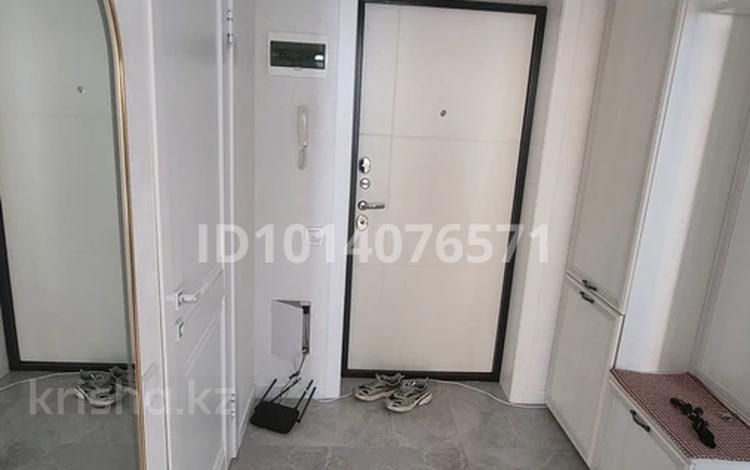 1-комнатная квартира · 37 м² · 3/12 этаж, Кенжебек Кумисбеков 1 за 220 000 ₸ в Астане, Сарыарка р-н — фото 2