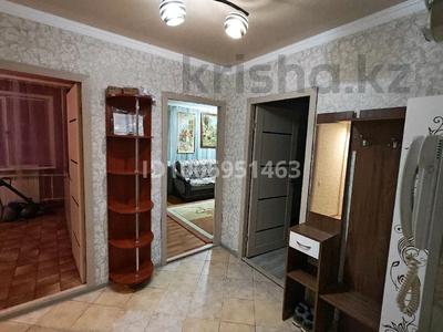 3-комнатная квартира · 65 м² · 4/5 этаж, мкр 5, Есет батыра — Кафе Сафари за 150 000 〒 в Актобе