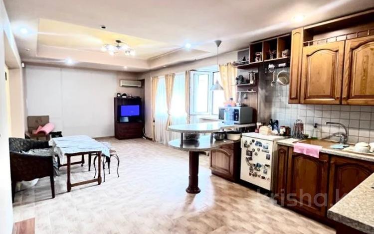 5-комнатная квартира · 130 м² · 5/5 этаж, Кабанбай батыра — Зенкова за 110 млн ₸ в Алматы, Медеуский р-н — фото 37