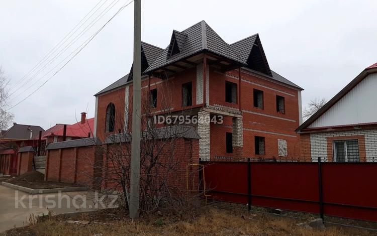 Отдельный дом · 10 комнат · 500 м² · 13 сот., Самал 1 38 за 80 млн ₸ в Уральске — фото 2