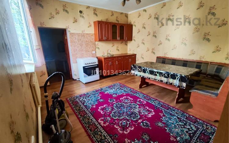 Отдельный дом · 2 комнаты · 40 м² · 8 сот., Тәуелсіздік 2 103 за 80 000 ₸ в Абае — фото 2