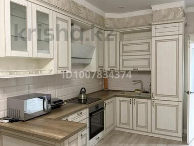 2-комнатная квартира · 74 м² · 8/8 этаж, Сатыбалды Дауымова 69 за 30 000 ₸ в Уральске