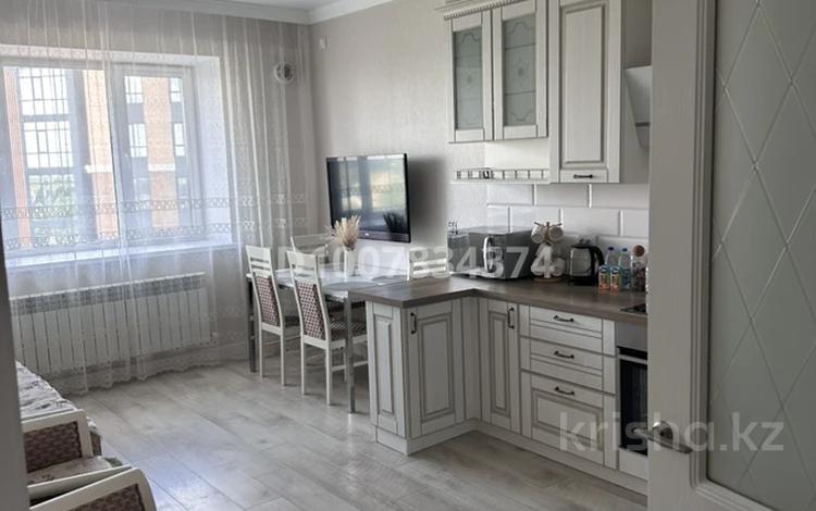 2-комнатная квартира · 74 м² · 8/8 этаж, Сатыбалды Дауымова 69 за 33 000 ₸ в Уральске — фото 24