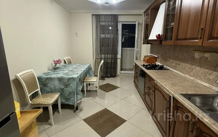 2-комнатная квартира · 72 м² · 1/9 этаж, Сатпаева 48д за 270 000 ₸ в Атырау — фото 3