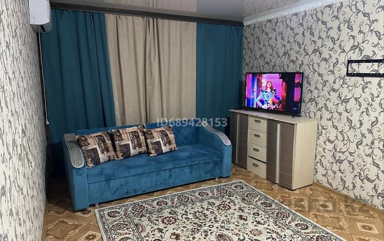 2-бөлмелі пәтер · 67 м² · 8/10 қабат, мкр 12 16ж — Магазин Мегафлора и Зета в этом доме, бағасы: 180 000 ₸ в Актобе — фото 11