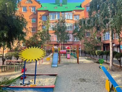 3-бөлмелі пәтер · 131 м² · 3/4 қабат, Ескалиева 293, бағасы: 49.9 млн ₸ в Уральске