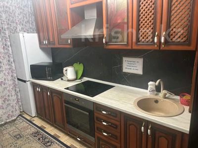 2-комнатная квартира · 50 м² · 4/5 этаж, Момышулы 33 — КРУГЛОСУТОЧНО ЦУМ, Центр города за 15 000 ₸ в Семее
