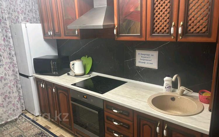 2-комнатная квартира · 50 м² · 4/5 этаж, Момышулы 33 — КРУГЛОСУТОЧНО ЦУМ, Центр города за 15 000 ₸ в Семее — фото 15
