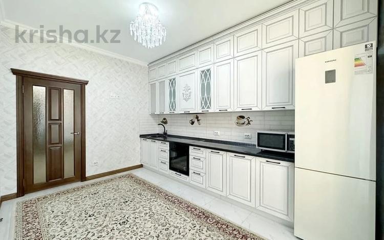 3-комнатная квартира, 82 м², 6/12 этаж, Тажибаевой 157 к1