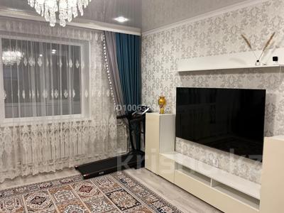 4-комнатная квартира · 80 м² · 3/9 этаж, Майкудук, Маркса 3 — остановка Восток -3 за 30 млн 〒 в Караганде, Алихана Бокейханова р-н