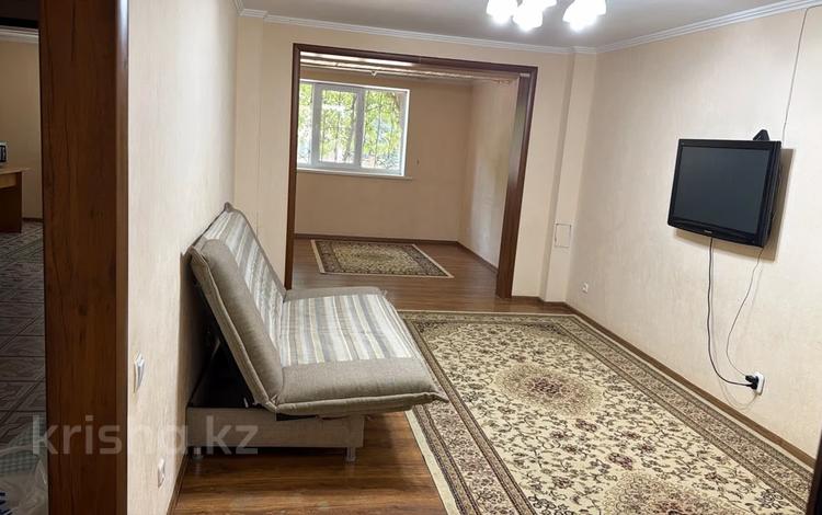 2-комнатная квартира · 52 м² · 1/5 этаж, 8 микрорайон 7 за 200 000 ₸ в Шымкенте — фото 2