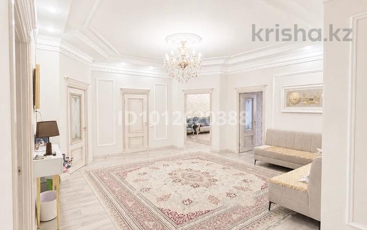 4-бөлмелі пәтер · 180 м² · 2/10 қабат, 16-й мкр 11, бағасы: ~ 70 млн ₸ в Актау — фото 2