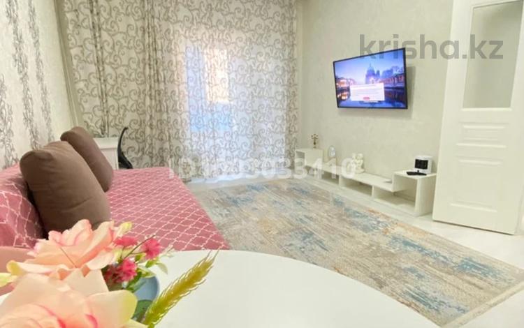 2-бөлмелі пәтер · 60 м² · 4 қабат, Бокейхана 25A, бағасы: 18 000 ₸ в Астане, Есильский р-н — фото 2