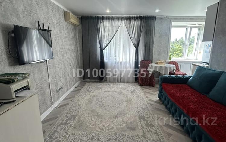 3-комнатная квартира · 60 м² · 4/5 этаж, Торайгырова, 30 за 25 млн 〒 в Павлодаре — фото 2