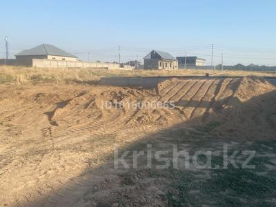 Участок · 10 соток, мкр Туран , ул Омбы — Участок 10 соток с фундаментом 17 м на 21,6 м, фундамент с подушкой, армирован капитально ф14 арматурой и подушка и фундамент, находится напротив 79 школы, дорог за 45 млн ₸ в Шымкенте, Каратауский р-н