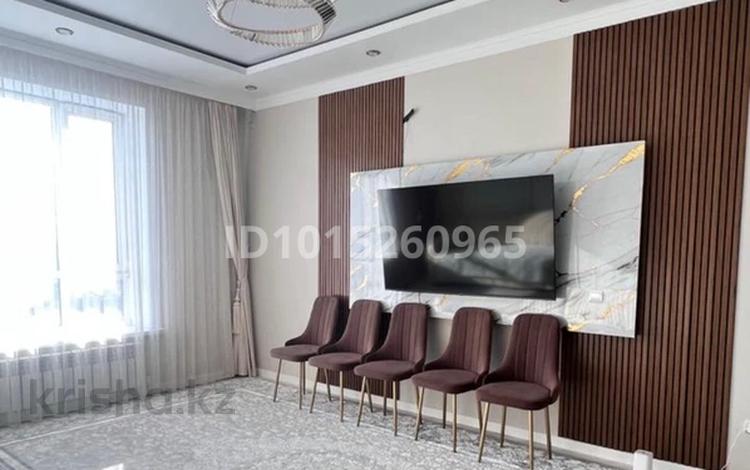 4-бөлмелі пәтер · 115 м² · 3/3 қабат, Ескі аэропорт ш/а., Жазира 102, бағасы: 50 млн ₸ в Уральске, мкр Старый Аэропорт — фото 2