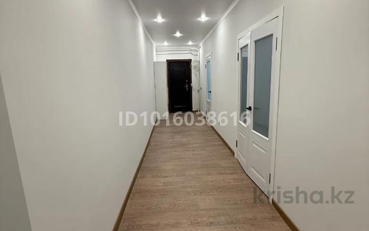 3-бөлмелі пәтер · 90 м² · 10/16 қабат, Юго-Восток ш/а. — Шахтеров 60, бағасы: 340 000 ₸ в Караганде, Казыбек би р-н — фото 2