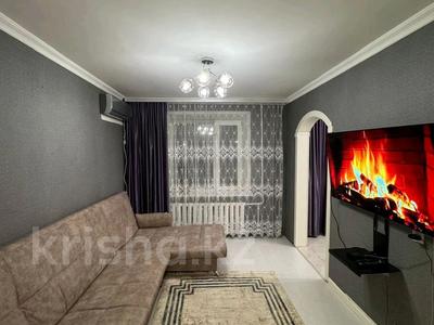 2-бөлмелі пәтер · 54 м² · 2/5 қабат, Абая 72 — Ауэзова, бағасы: 18 000 〒 в Экибастузе