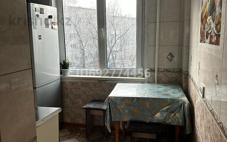 3-комнатная квартира, 65 м², 3/5 этаж помесячно, Новаторов 15 — Бурова