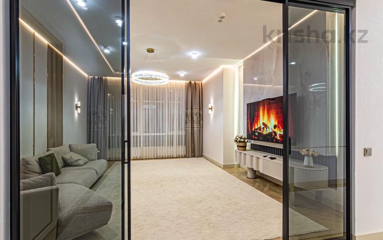 4-комнатная квартира · 150 м² · 9/32 этаж, Альфараби 9 — Фурманова за 158 888 〒 в Алматы, Бостандыкский р-н — фото 2