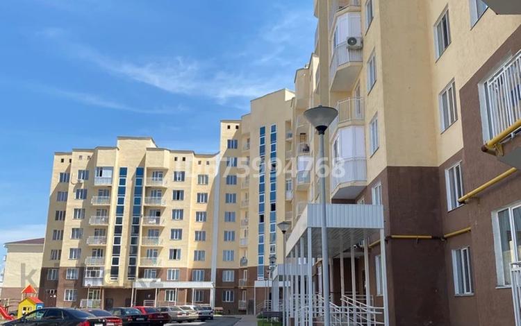 1-комнатная квартира, 43.5 м², 3/5 этаж помесячно, Мкр Бірлік 7 за 80 000 〒 в Талдыкоргане — фото 2