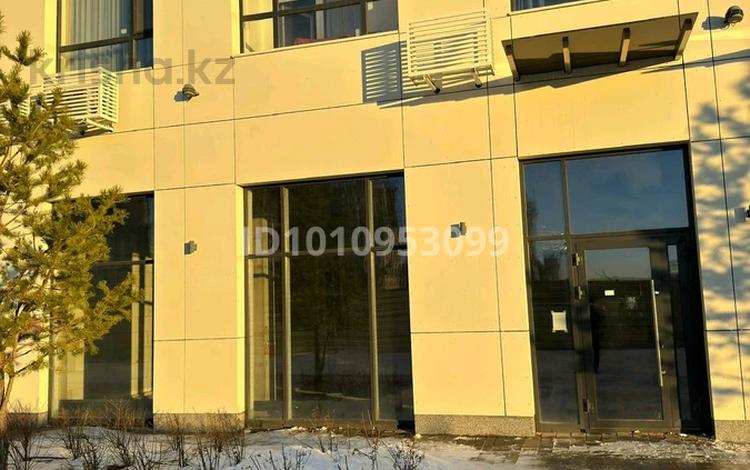 Еркін, кеңселер, дүкендер мен бутиктер, қоймалар, сұлулық салондары, фитнес және спорт, медорталықтар мен дәріханалар, білім орталықтары, ойын-сауық, конференц-залдар, кабинеттер және жұмыс орындары, студиялар · 120 м², бағасы: 350 000 ₸ в Астане, Есильский р-н — фото 5