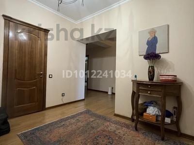 3-бөлмелі пәтер · 109 м² · 3/5 қабат, мкр Думан-2 4, бағасы: 67 млн ₸ в Алматы, Медеуский р-н