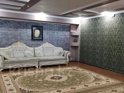 Отдельный дом · 5 комнат · 300 м², Абая 1а за 700 000 〒 в 