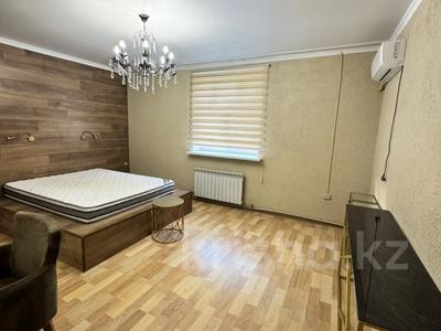 Отдельный дом · 14 комнат · 400 м² · 10 сот., мкр. Зачаганск пгт, Ауыл ученых 108 за 75 млн ₸ в Уральске