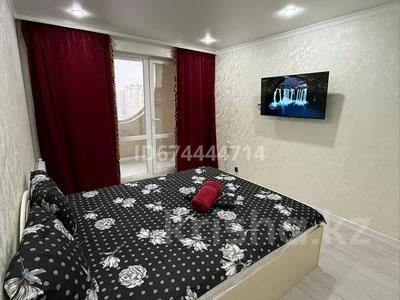 1-бөлмелі пәтер · 45 м² · 2 қабат, мкр 8, Братьев Жубановых 294, бағасы: 10 000 ₸ в Актобе