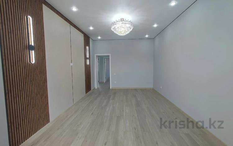 2-бөлмелі пәтер · 75.8 м² · 5/6 қабат, проспект тауелсиздик 11А, бағасы: 34 млн ₸ в Актобе — фото 2