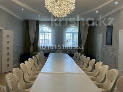 Дом · 7 комнат · 650 м², Мусирали Ажикожа 65 — Назарбаев көшесі бойында. Арай сити мол, Номад палас жанында за 70 000 ₸ в 