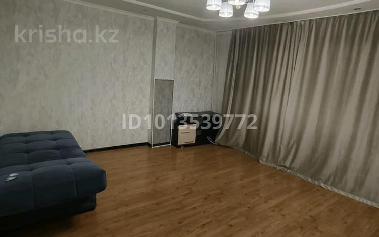 2-комнатная квартира · 59 м² · 2/10 этаж, мкр Юго-Восток, Сатыбалдина 7/3 — Дом находиться за рестораном Roza Roz за 220 000 ₸ в Караганде, Казыбек би р-н — фото 2