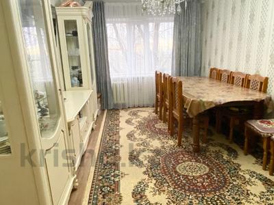 3-комнатная квартира · 63 м² · 3/5 этаж, Майкудук, 15й микрорайон за 12.5 млн ₸ в Караганде, Алихана Бокейханова р-н